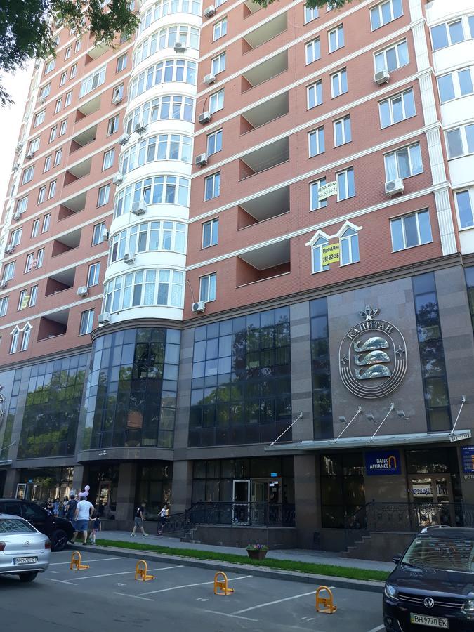 Капитан Одеса Екстериор снимка